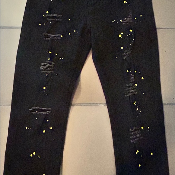ROMWE Men’s Black Jeans with Yellow Splatter - Picture 2 of 13